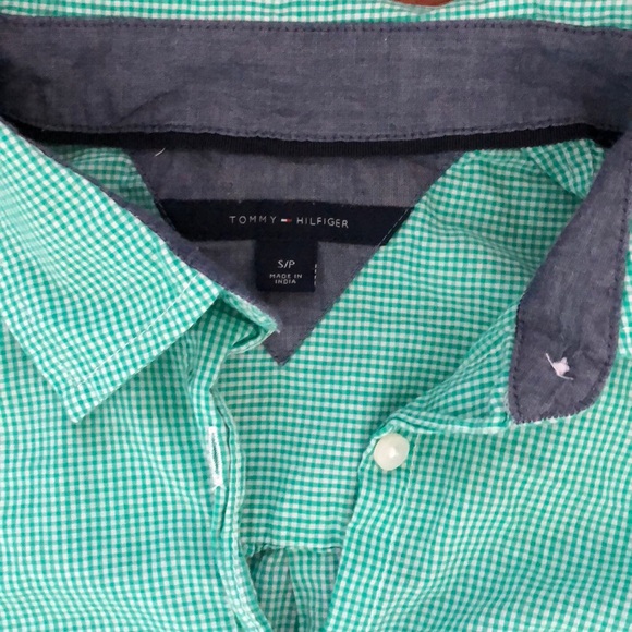 Button down - Picture 2 of 3